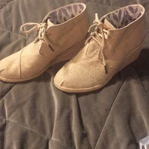 TOMS wedges